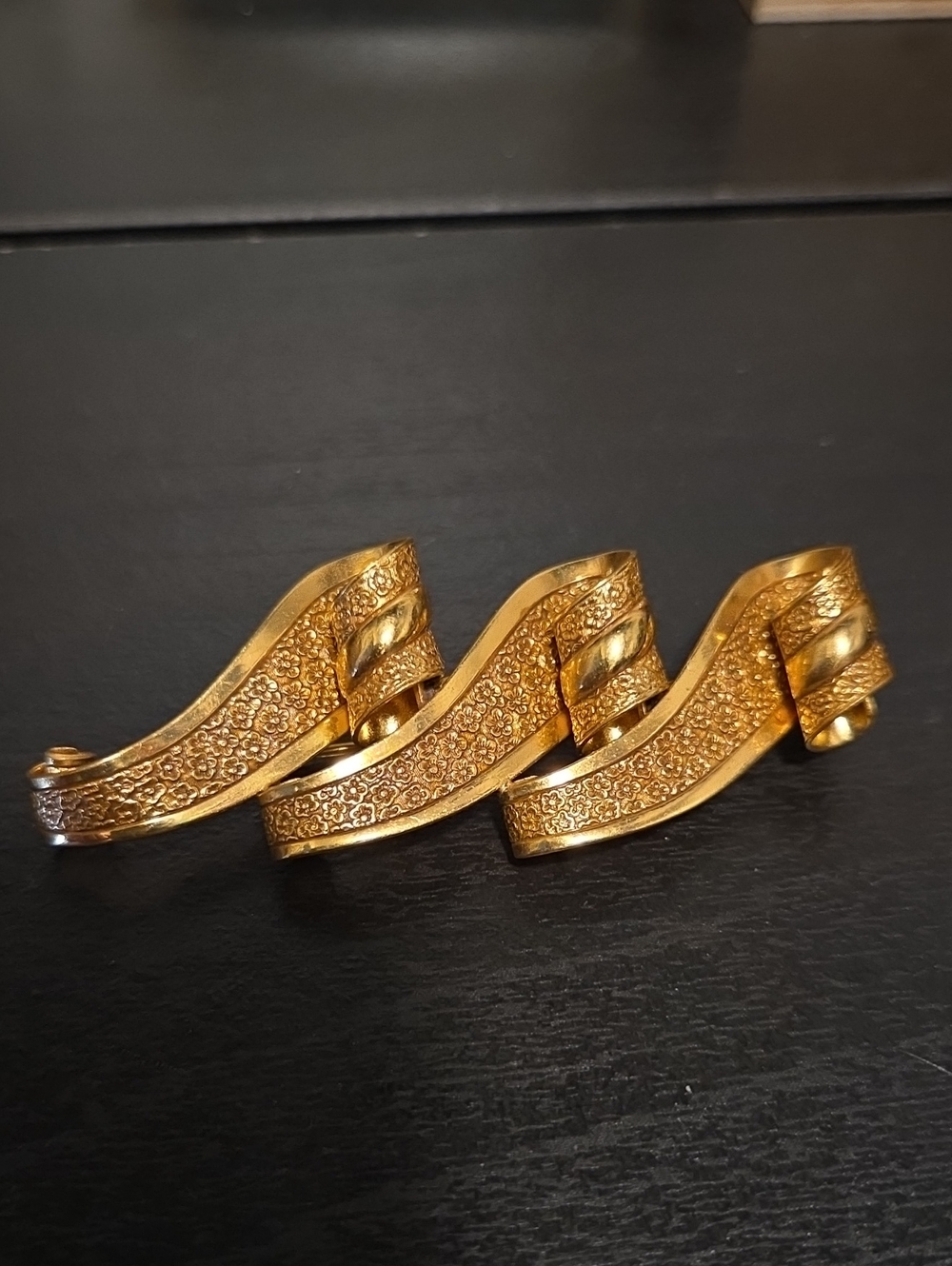 Gold-Tone Textured Wave Victorian Brooch - Women Accessories